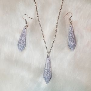 Gray Crackle Pendant Necklace and Earring Set